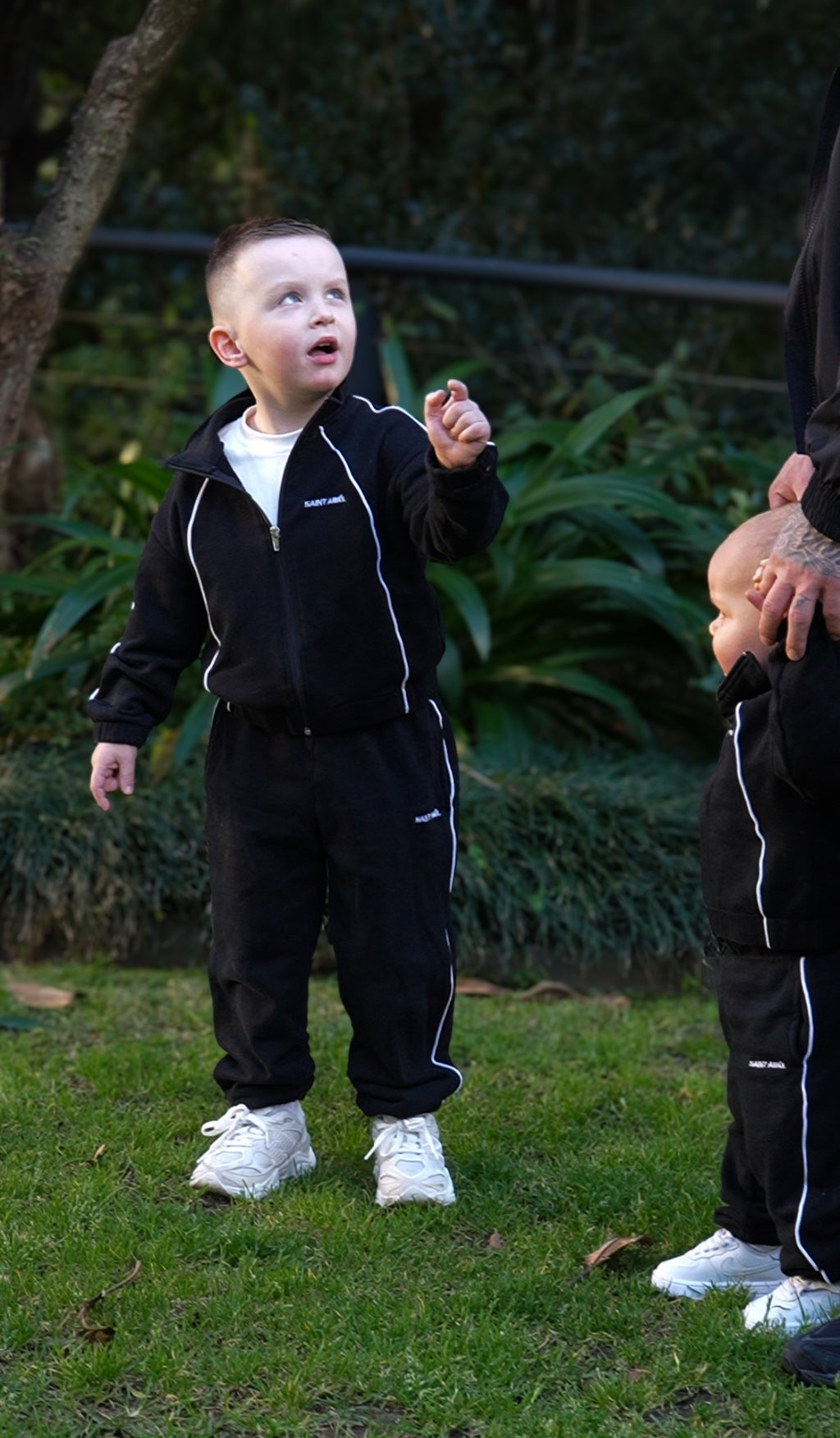 Essential Tracksuit - Onyx